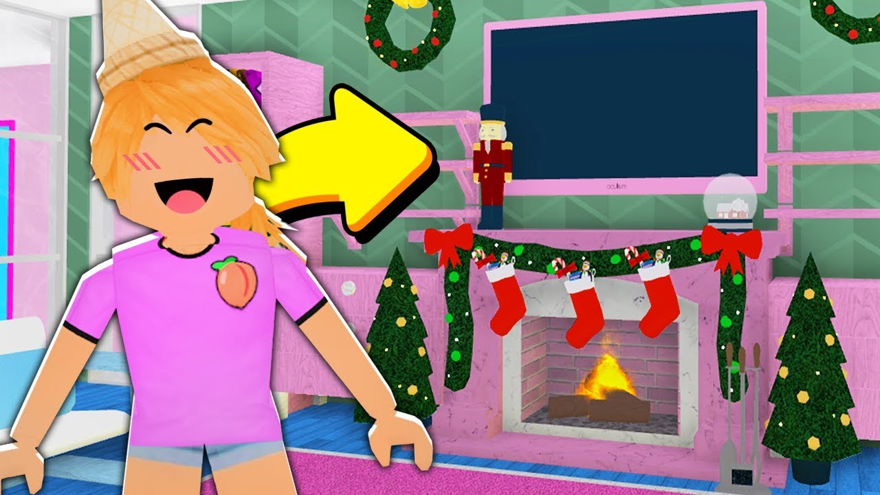 DECORATING MY BLOXBURG MANSION FOR CHRISTMAS!! (Roblox Roleplay)