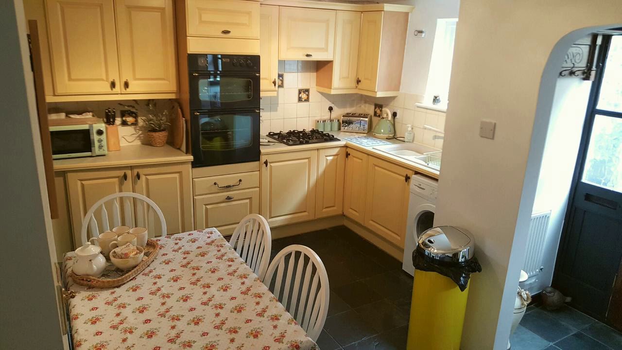 1 Mews Cottage | 1 Mews Cottages, 13 The Homend, Ledbury, HR8 1BN, United Kingdom | AZ Hotels