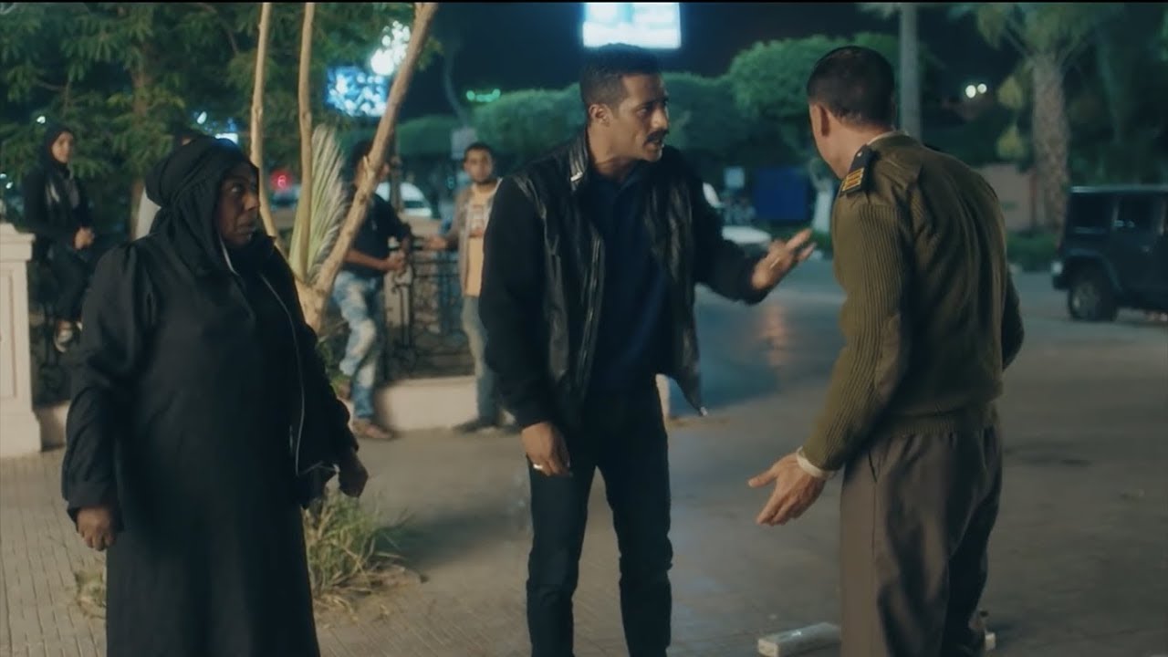 زين القناوي ينقذ سيدة كبيرة من ايد امين شرطة - مسلسل نسر الصعيد - محمد رمضان