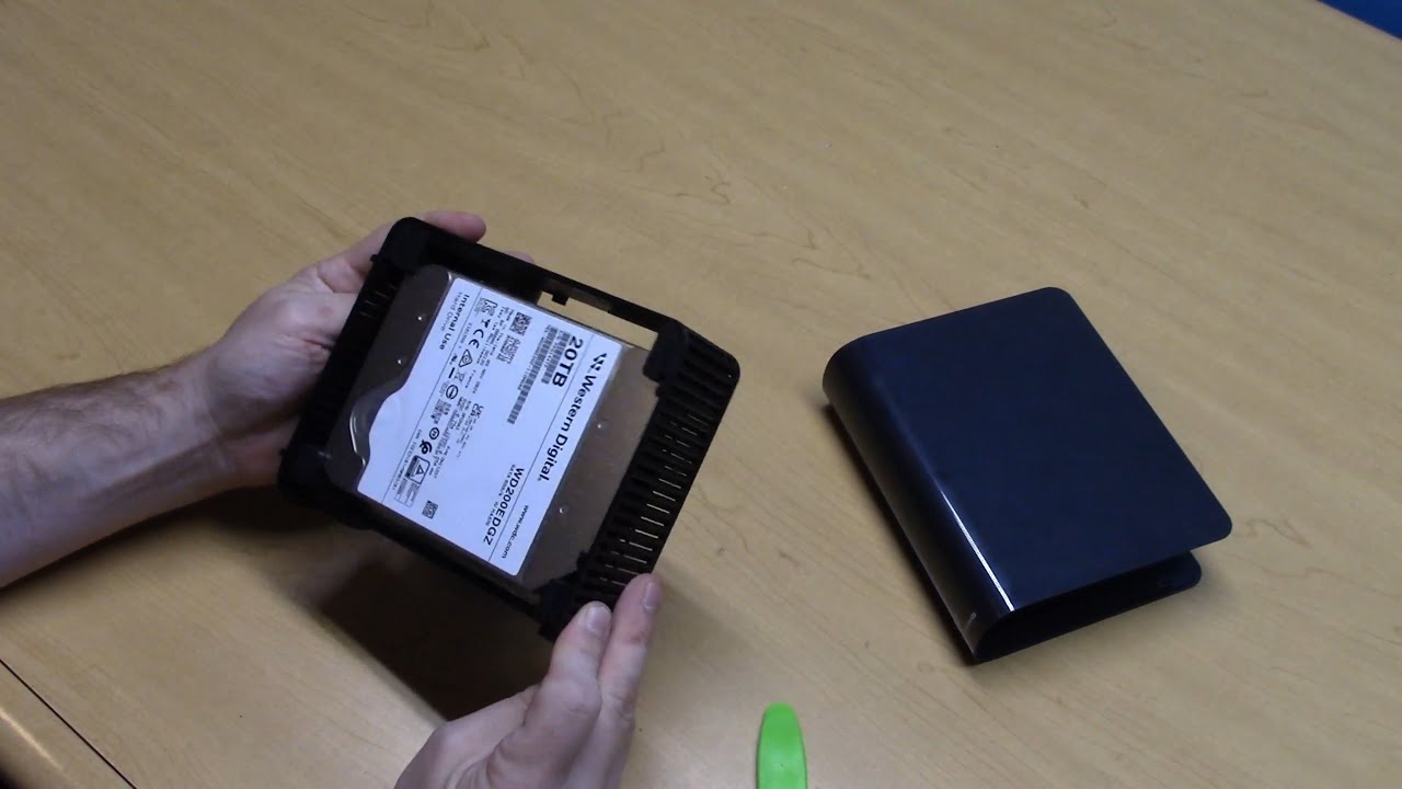 Извлечение внешнего жесткого диска Western Digital Elements USB 3.0 емкостью 20 ТБ WDBWLG0200HBK-...