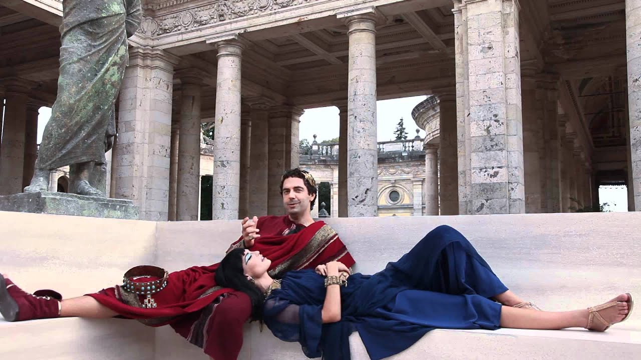 La sfida tra la baguette e la rosetta (Spot TIM)