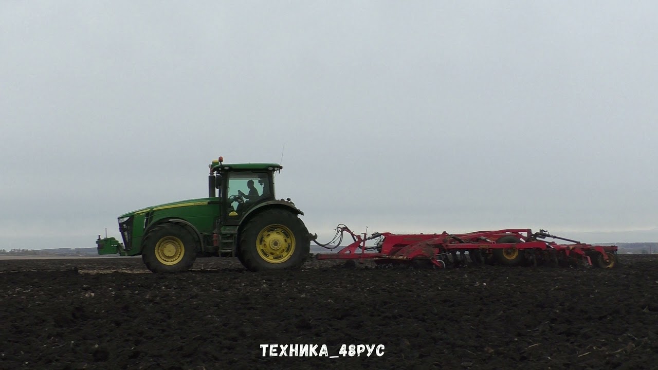 Работа трактора Джон Дир 8335 с культиватором Ведерштад ТопДаун 500 после свеклы