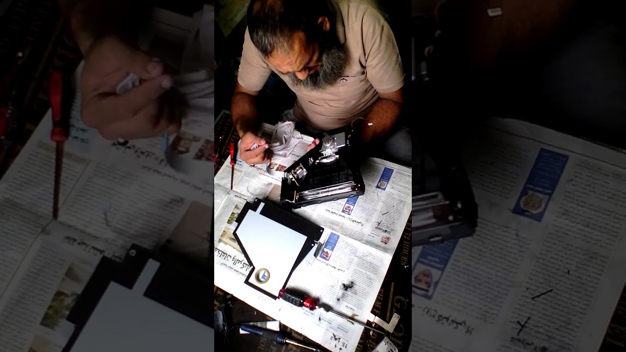 طريقة فك  وعمل صيانه لوحدة الليزر  لماكينه تصوير مستندات توشيبا 1ج TOSHIBA Laser Unit maintenance