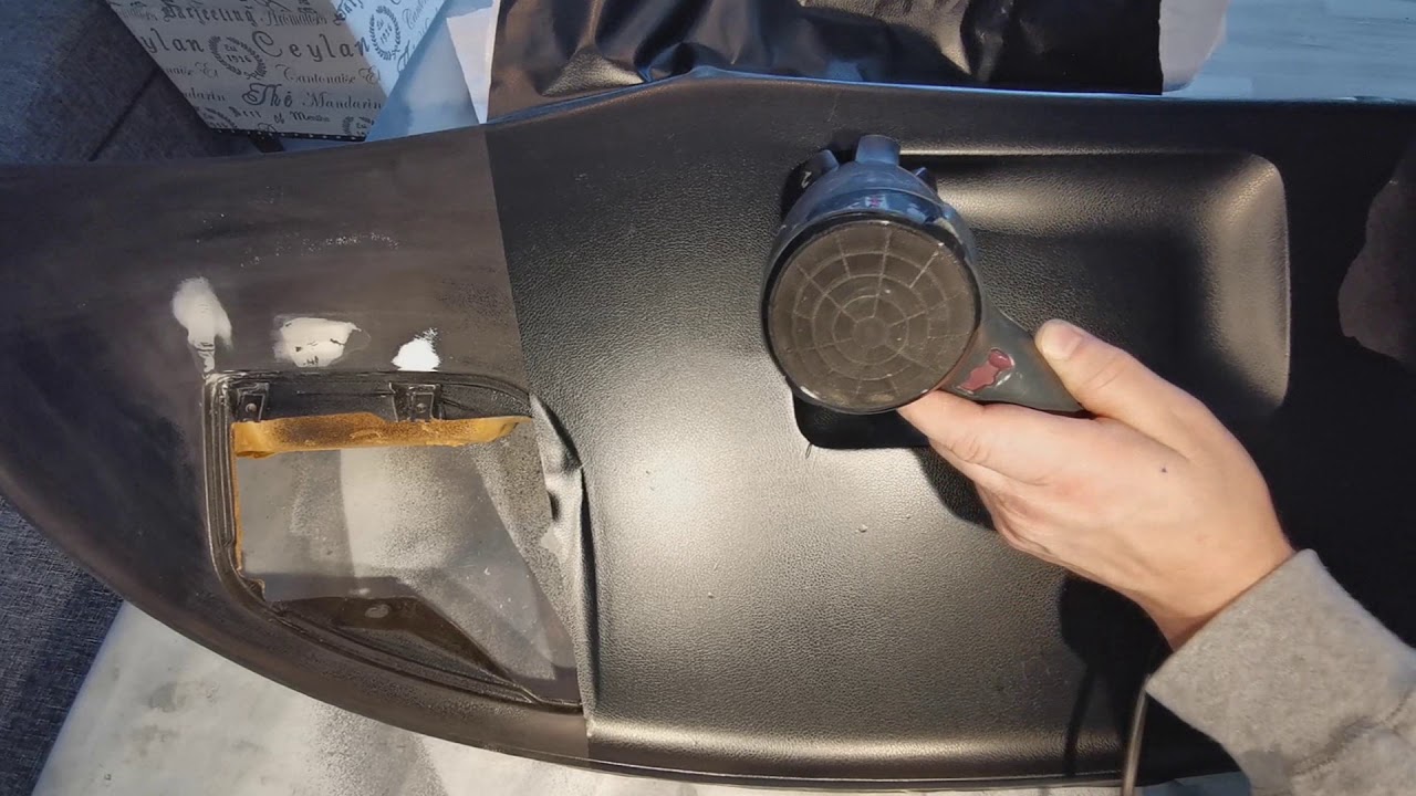 Saab 900 Classic. Dashboard revinyl test project