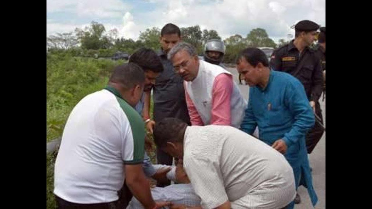 Uttarakhand CM serves strong social message; stops fleet to help accident victim