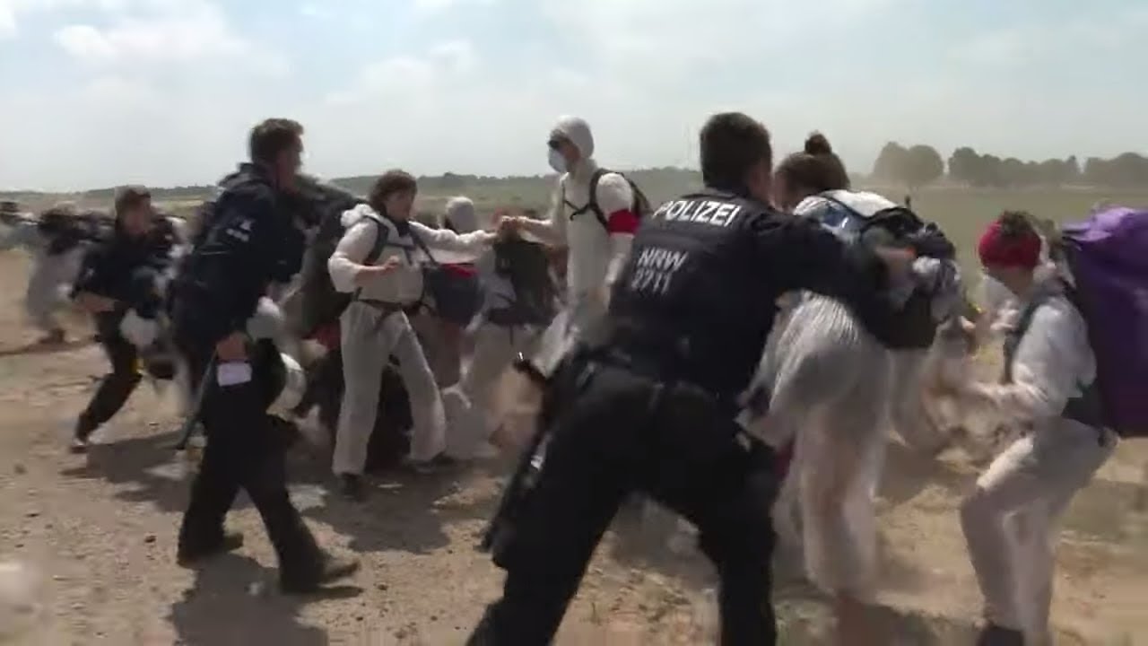ANTIKOHLEPROTESTE: Hier stürmen Aktivisten den Tagebau Garzweiler