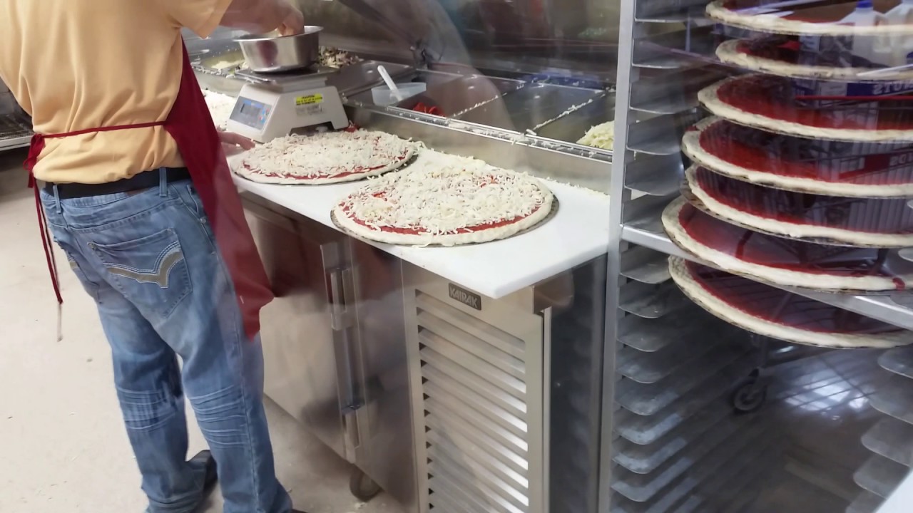 🍕 Pizza making at Costco Too Quick to eat Pizza robot unmanned pizza 🍕 😋