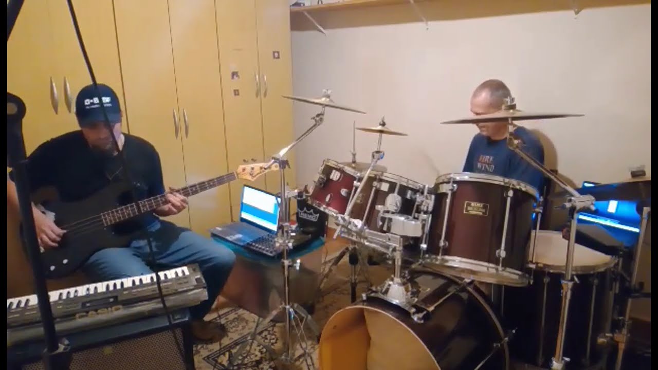 Alan Parsons  - Bateria e contrabaixo