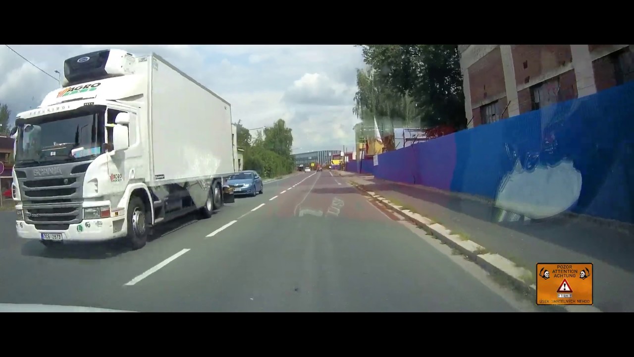 Kompilace 48 z na&scaron;ich silnic - chodci a cyklist&eacute;