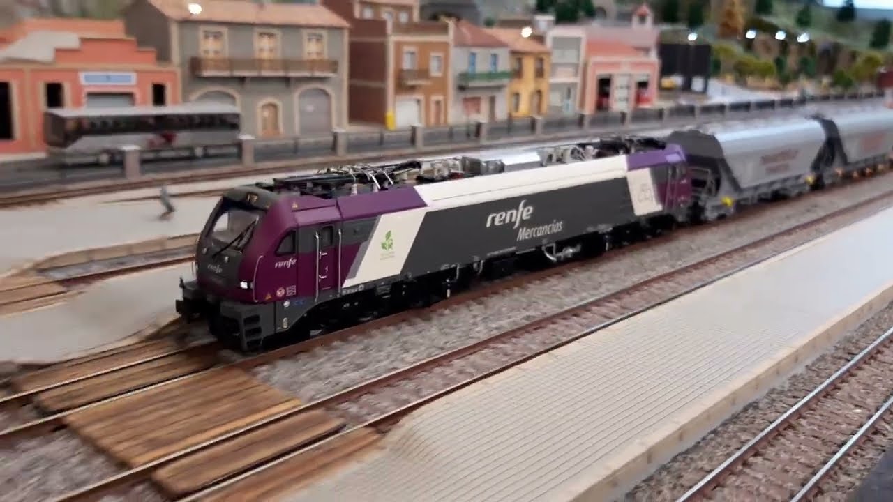 Estreno 256 Renfe Sudexpress en maqueta Asvicaf