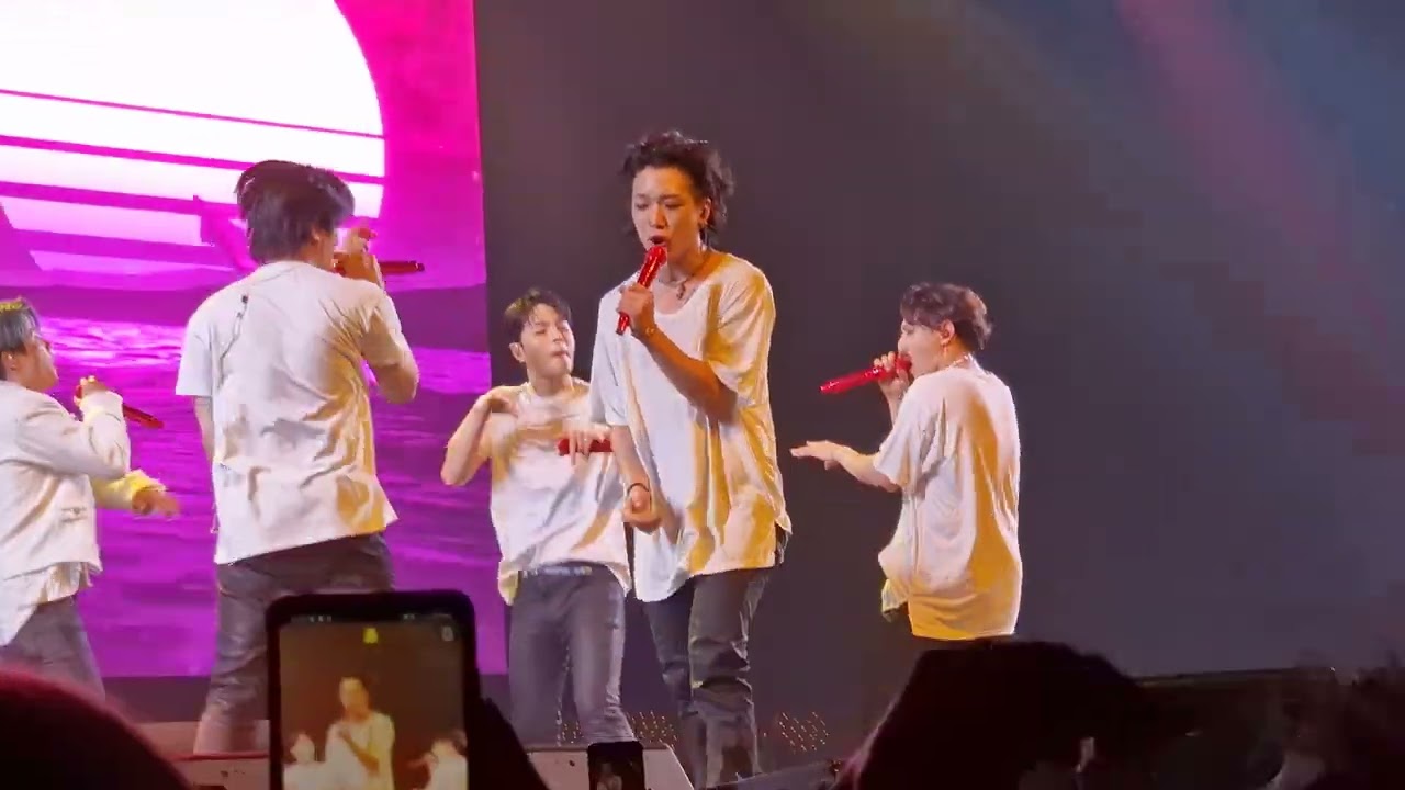 iKON - BUT YOU @ Take Off Tour Paris Fancam [4K]