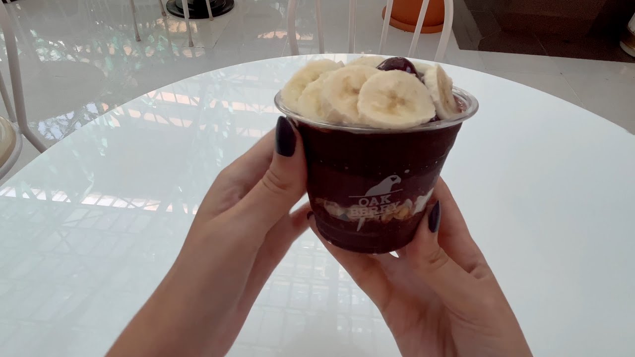 We went to OAKBERRY in BRAZIL, to try DELICIOUS AÇAÍ BOWLS!