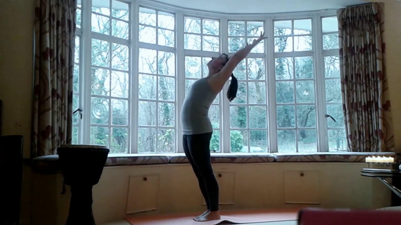 Yoga Flow with Paola, Alessandro Eko on piano Frozen theme