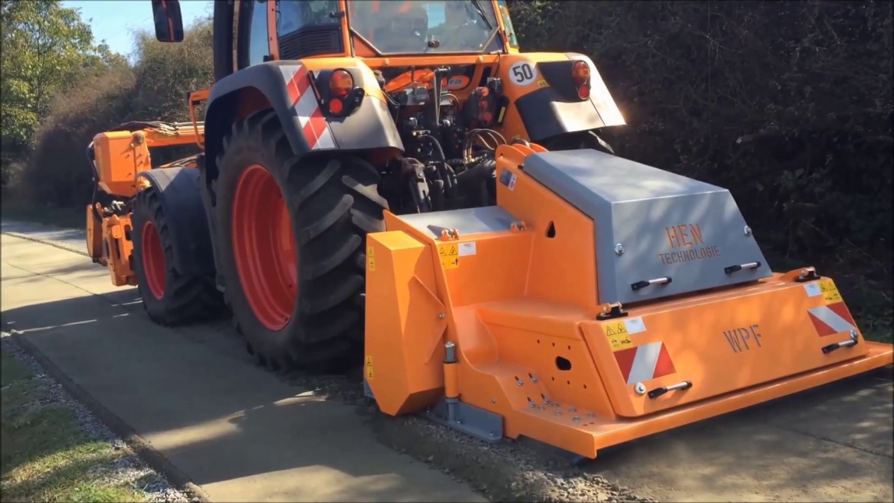 gravel road maintenance with HEN Technologie WPF 200