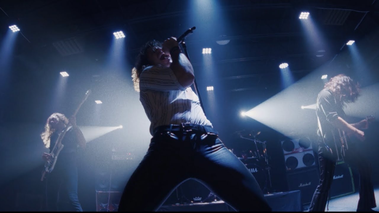 DAZR-HOLD THE LINE-(OFFICIAL VIDEO)