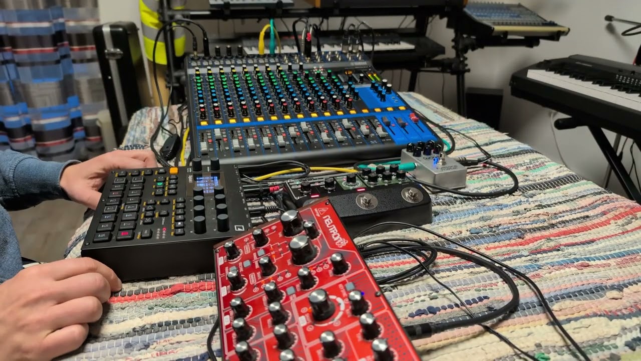 1st Dub Techno Live Jam Session (Obacht! very experimental)