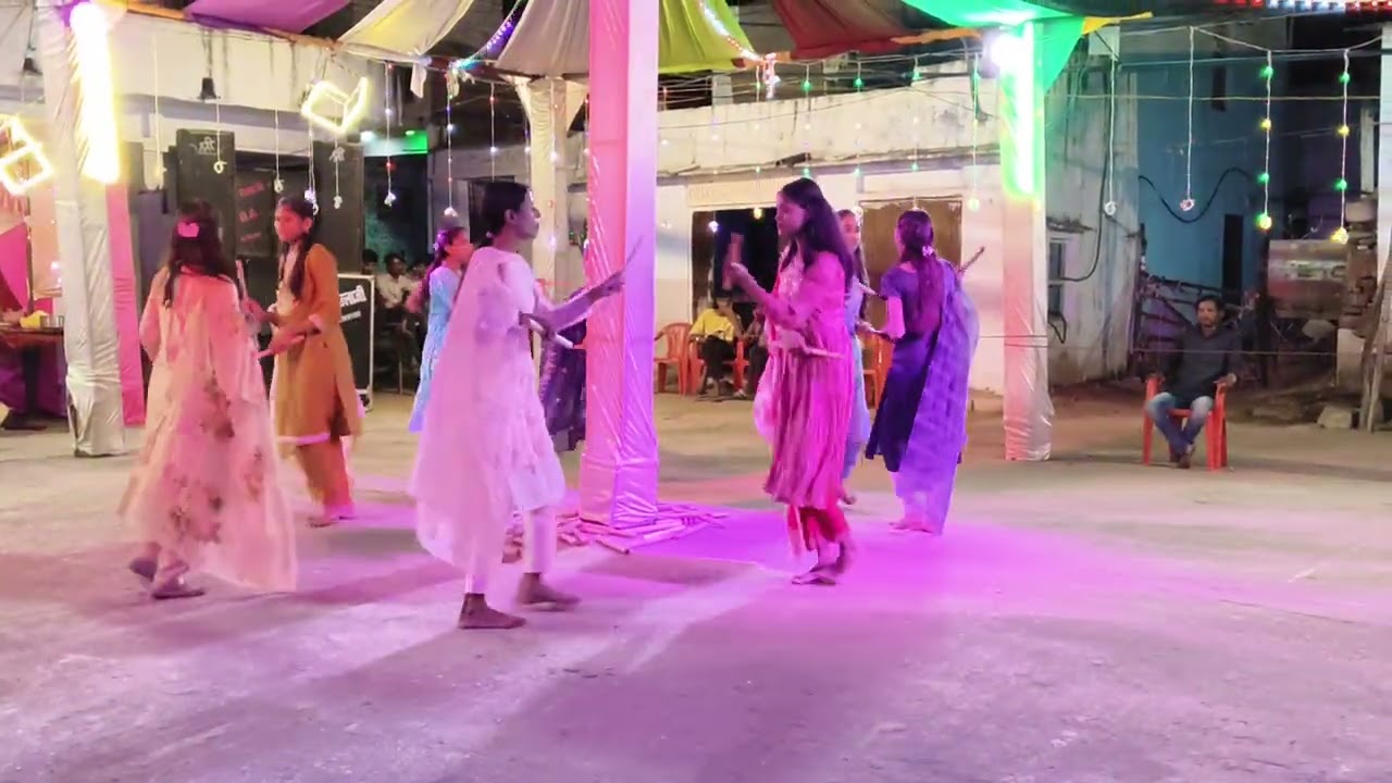 #garba #garbadance #navratri #garbalover #garbanight #trending #funny #dance #lifeisbutadream 🥳🫠🎉🎉🫠🥳