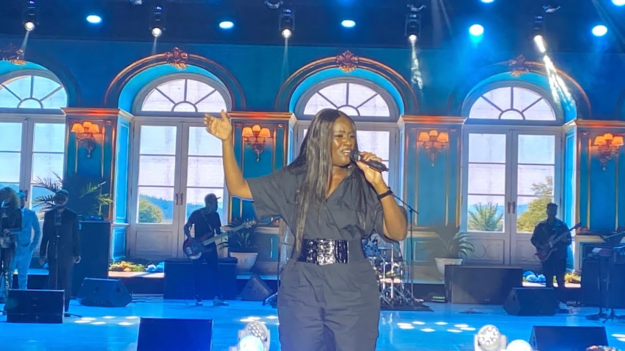 NABIKOOWA- JULIANA KANYOMOZI LIVE PERFORMANCE 