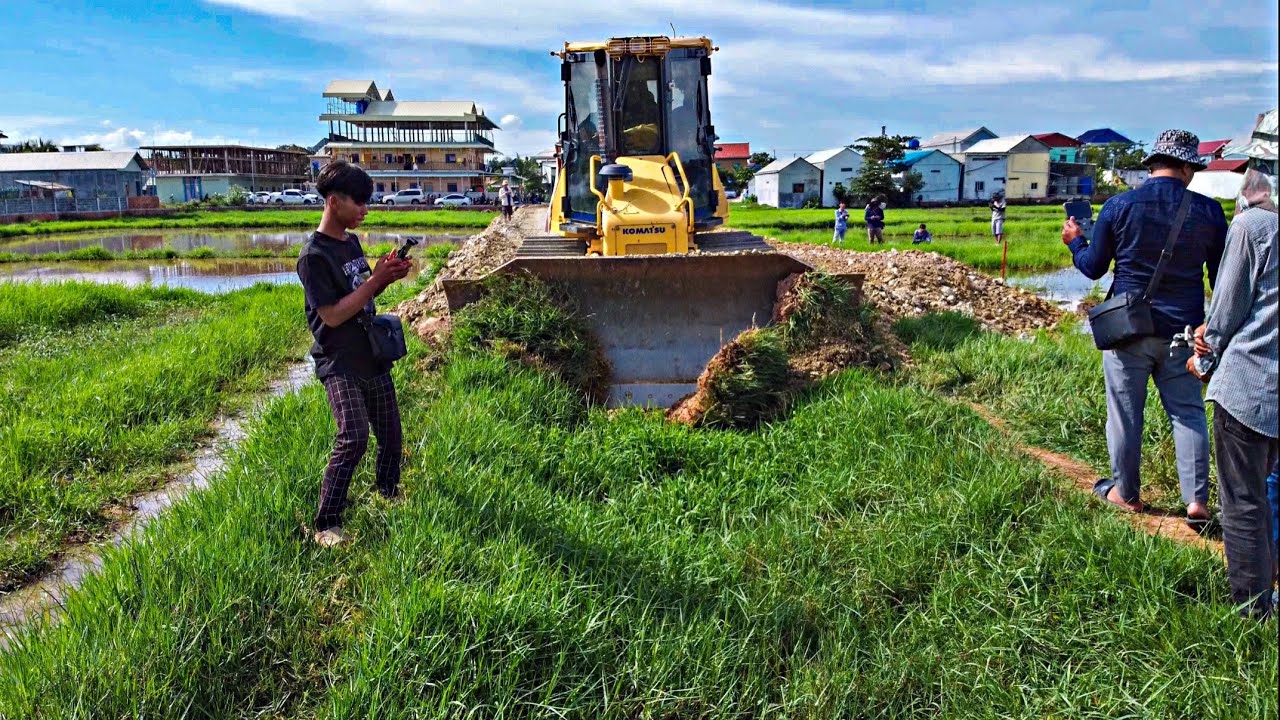 Wonderful New Project!! Bulldozer KOMAT'SU DR51PX pushing stone Construction road on the rice field
