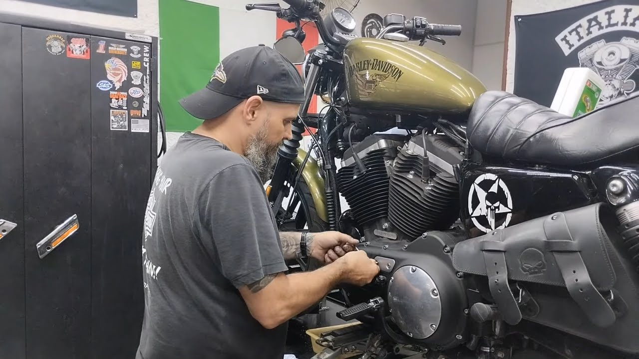 Era para ser somente uma troca de óleo da Harley IRON 883, Mas teve muito mais! ...