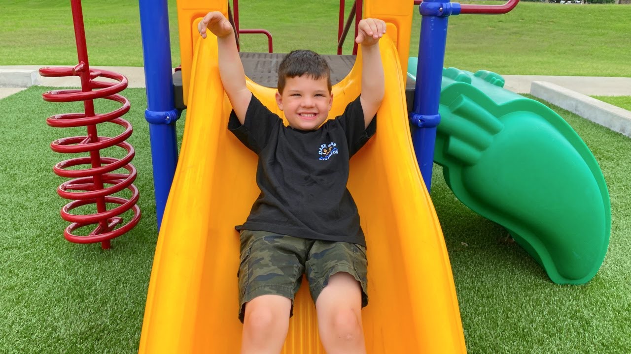 BEST KIDS PLAYGROUND PARK!! CALEB & MOMMY PLAYING OUTSIDE on SLiDES, GiANT SWiNGS!  FUN BUG HUNT!