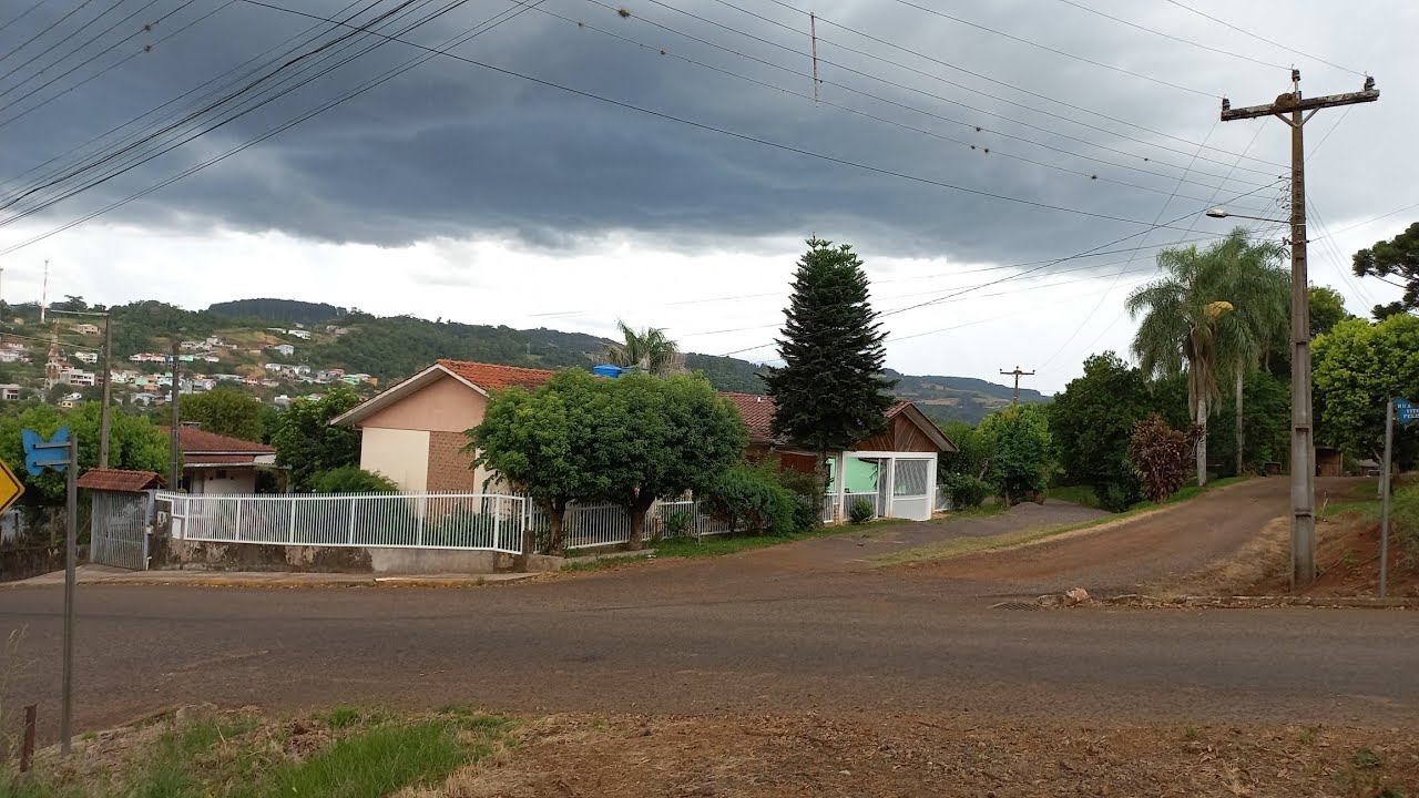 Olha a tempestade que está se formando em Santa Catarina⛈🌩