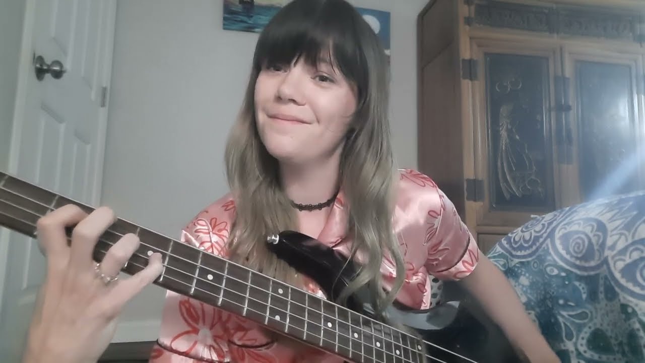 Shoegaze bass riff.