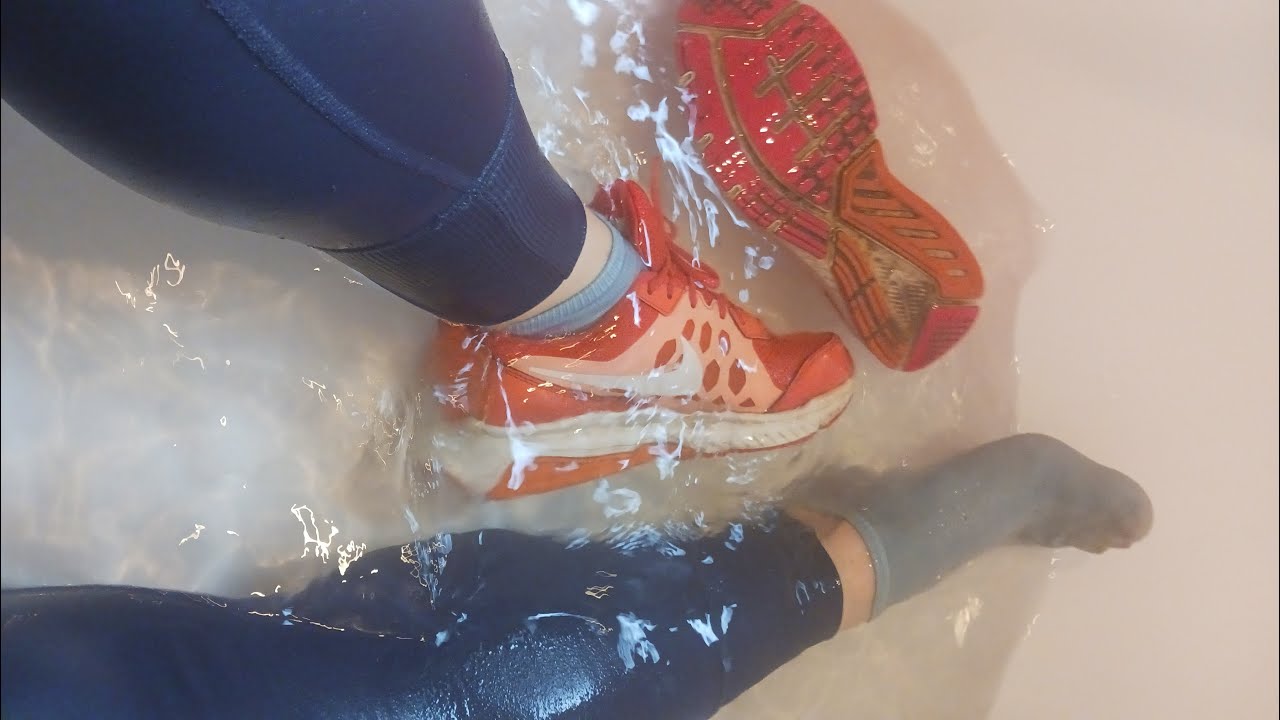 After Gym bath in Ankle Socks, Nike Darts and Leggings