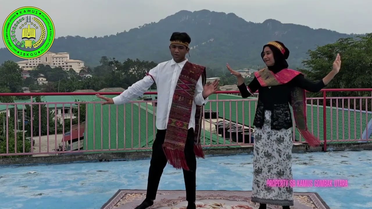 PENAMPILAN TARI TRADISIONAL TOR-TOR ASAL SUMUT OLEH SISWA/I SB KAMUS GOMBAK UTARA, MALAYSIA