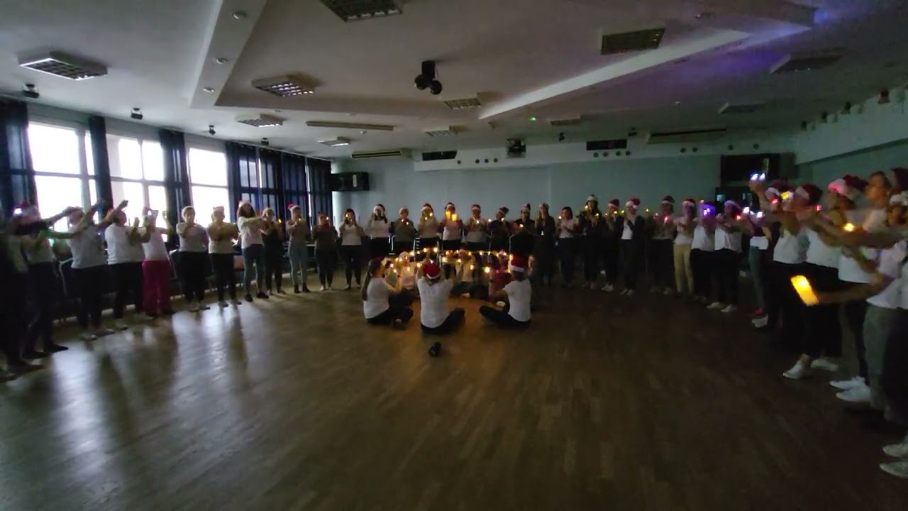 ŚWIATEŁKA BASI I MARYSI (mu.z Pachelbel, sł. Maria Tomaszewska)