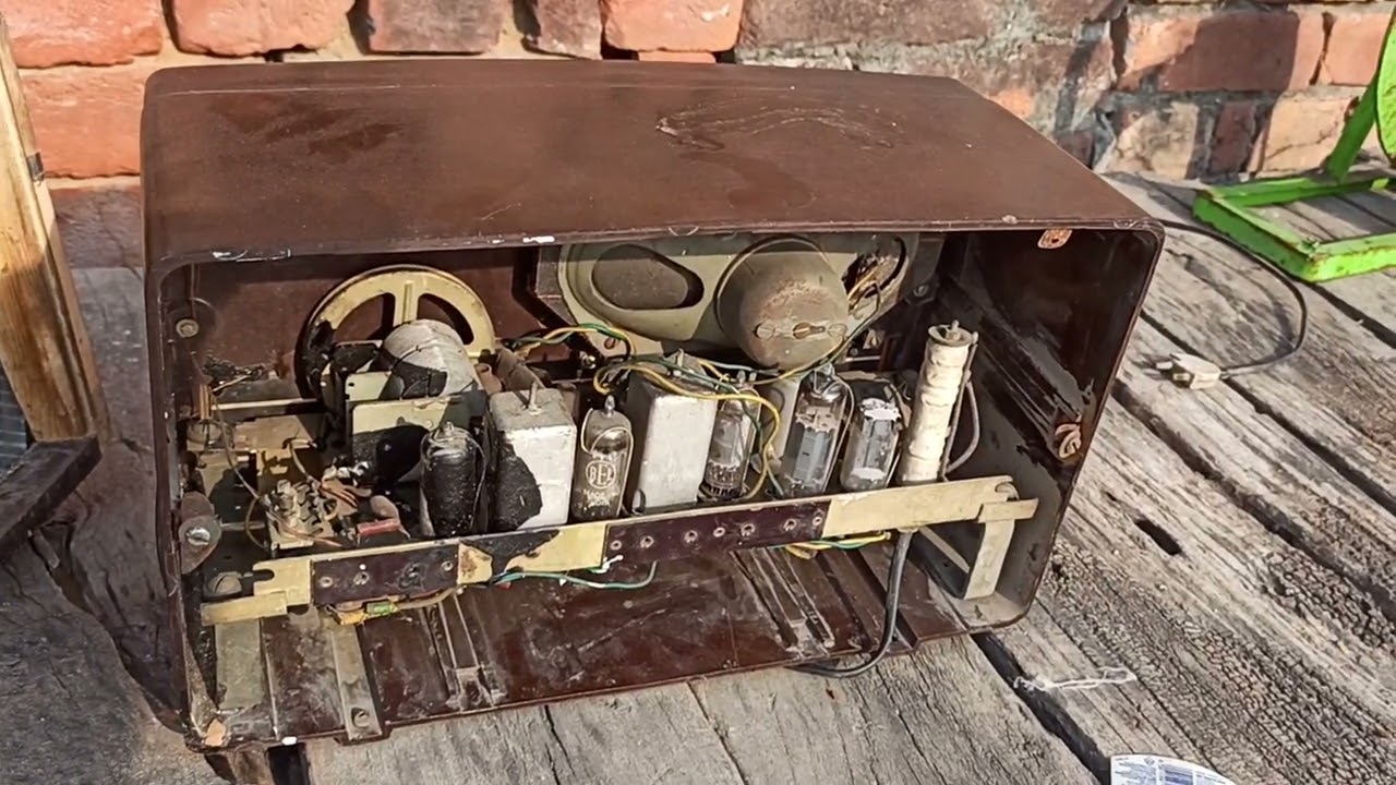 Radio sale old