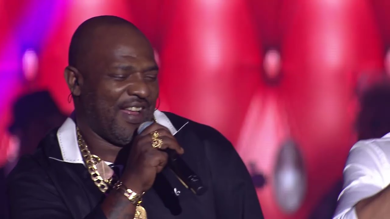 Thiago Brava ft. Mr. Catra e Cristiano Ara&uacute;jo - T&Aacute; SOLTINHA HD / DVD Ao Vivo Em Goi&acirc;nia 2013