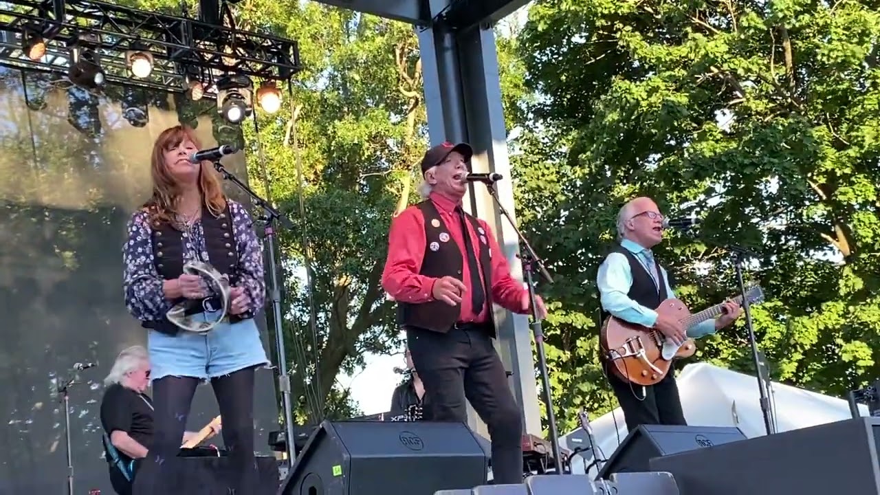 The Cowsills… Susan, Paul, and Bob.       Indiana State Fair .. August 17,2022.              Hair