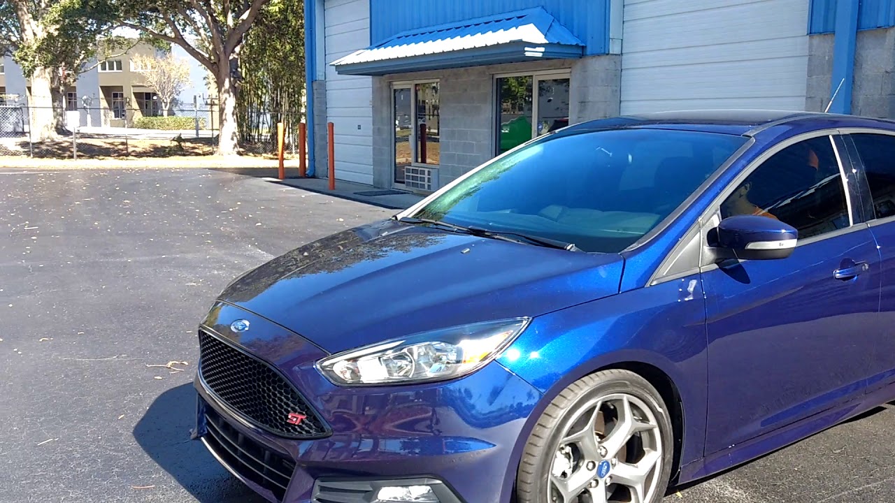 Ford Focus ST
Llumar Clear Ceramic Air Blue 80 on windshield & Ceramic CTX 15% Tint on the sides and