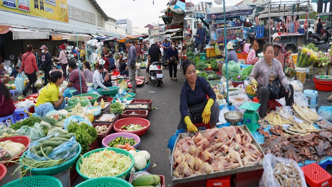 Early Morning Vegetable Market Scene &ndash; Daily Lifestyle Of Khmer People Buy Some Food For Selling