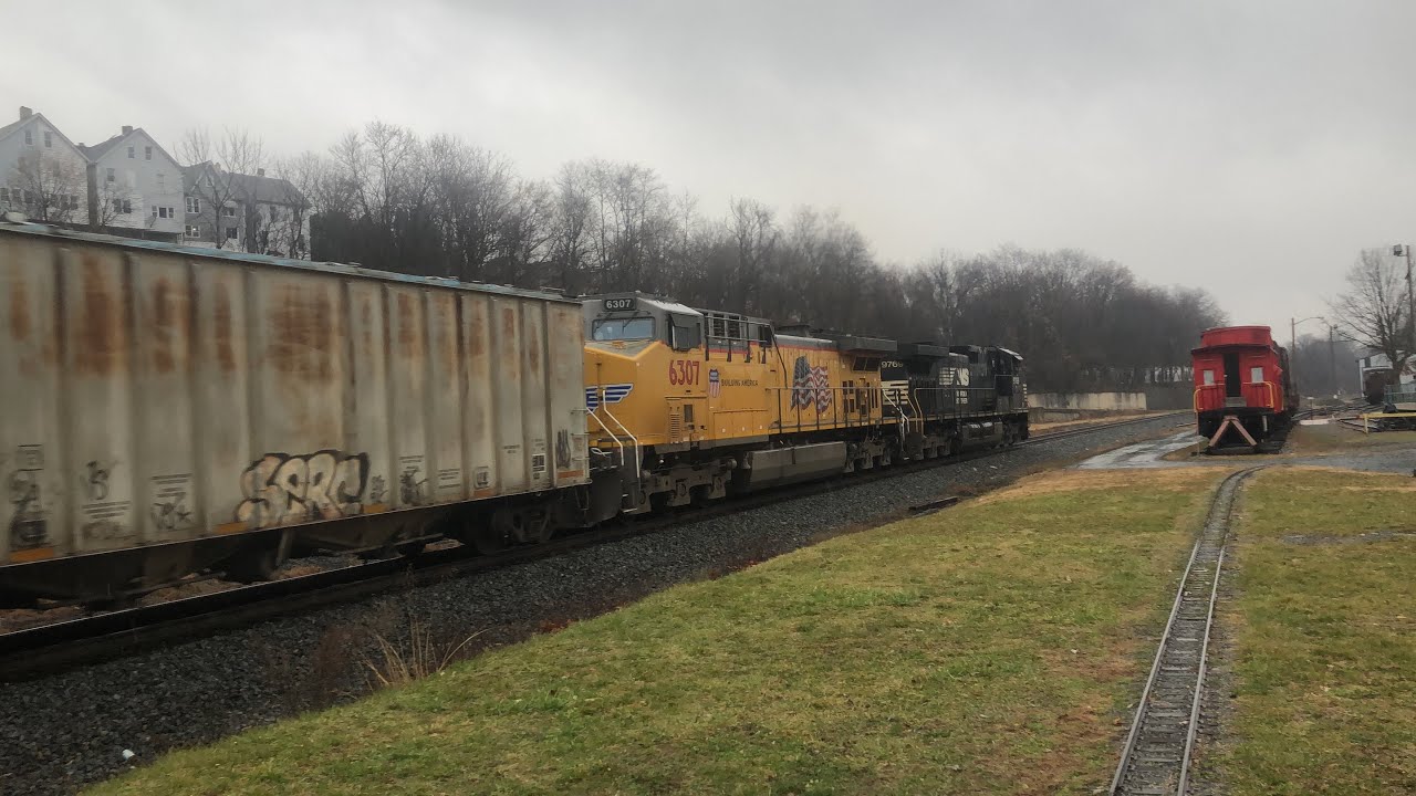 UP C44ACM Trails on NS 6K4