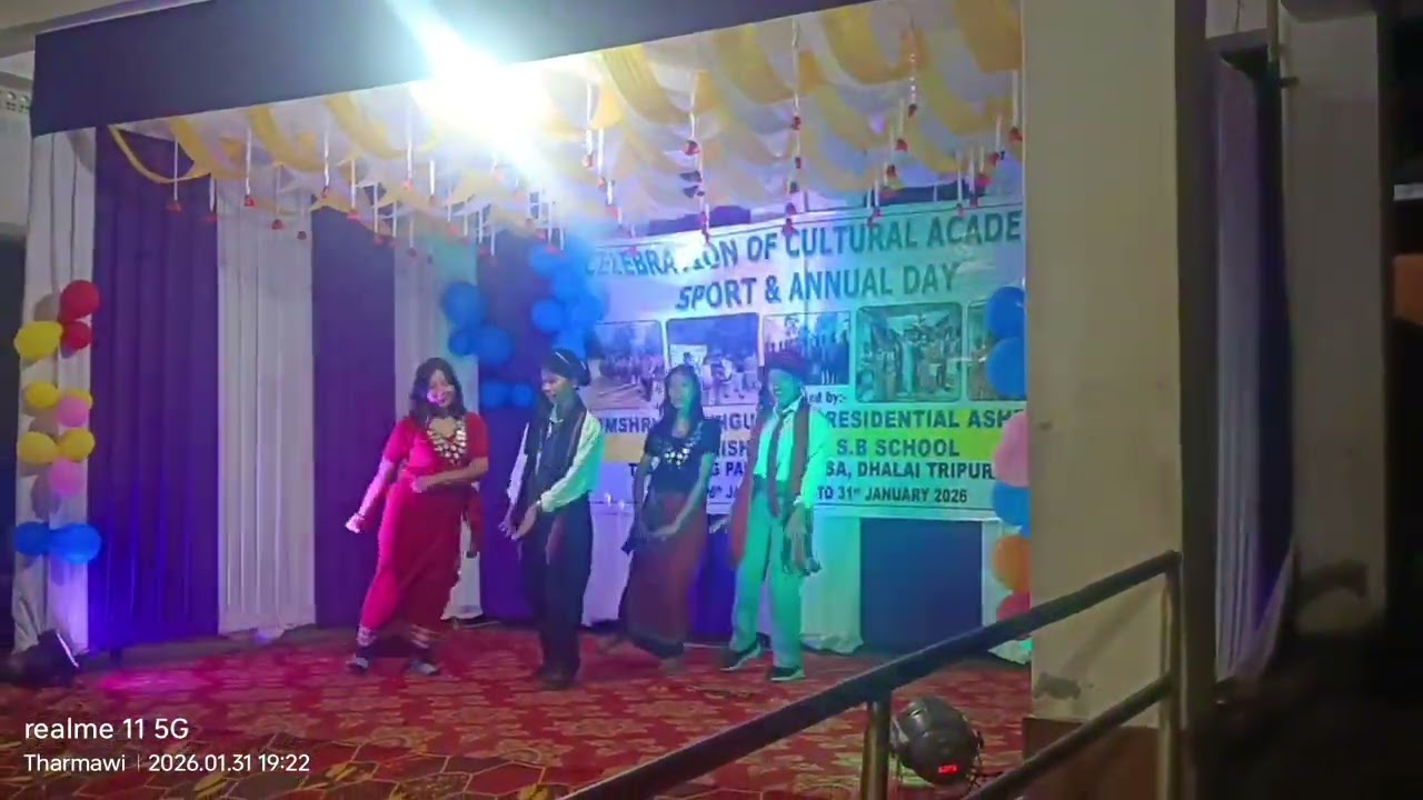 Ng para residential ashram english medium sb school.Dance by senior group 