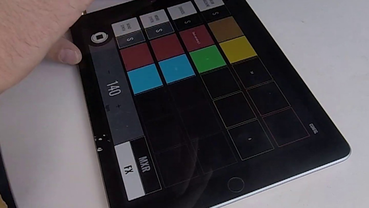BLEASS groovebox 1.5.0 demo on iOS 13 [trap/down tempo/trip hop/abstract track]