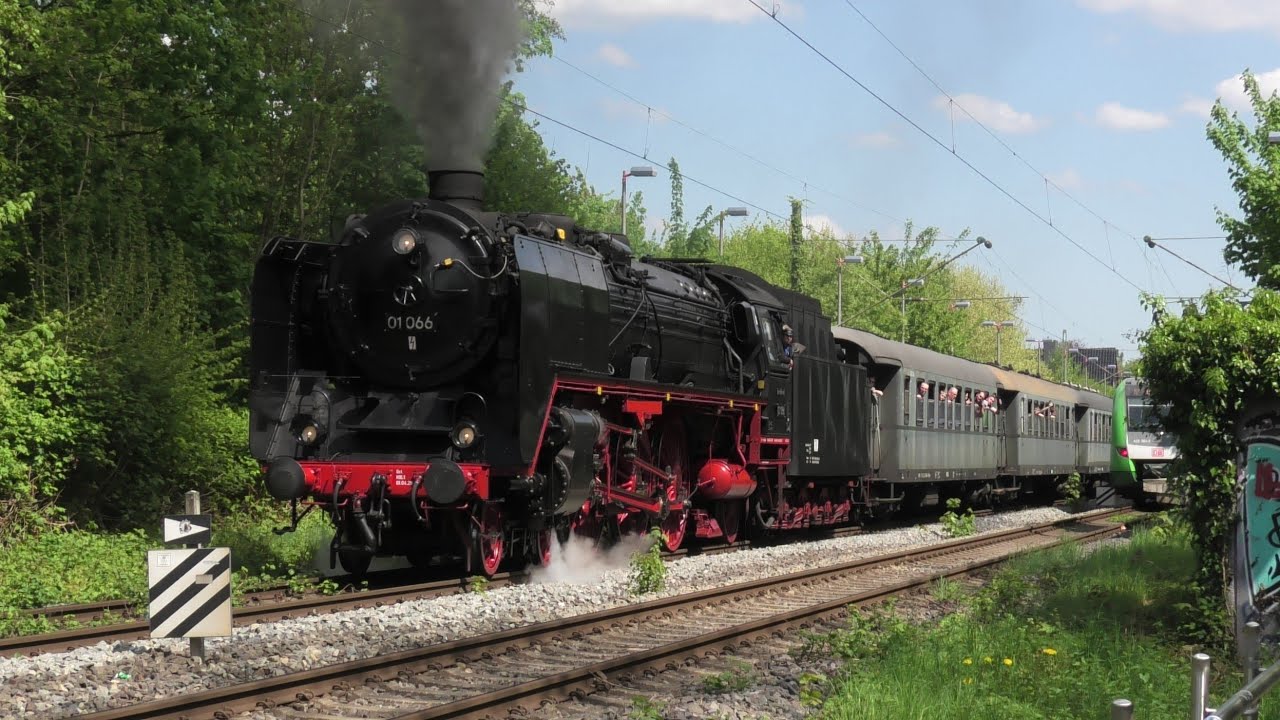 01 066 mit Eilzugwagen und schönem Sound in Wattenscheid-Höntrop