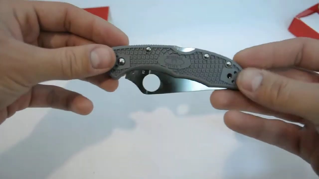 Нож Spyderco Delica 4 Lightweight Grey Flat Ground