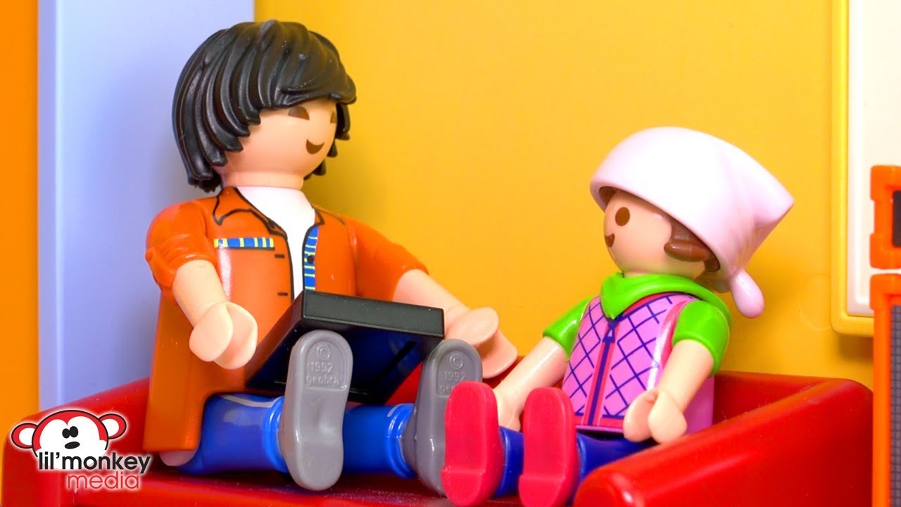 Ricardo Family - Suzie Crashes a Sleepover  Ep.142