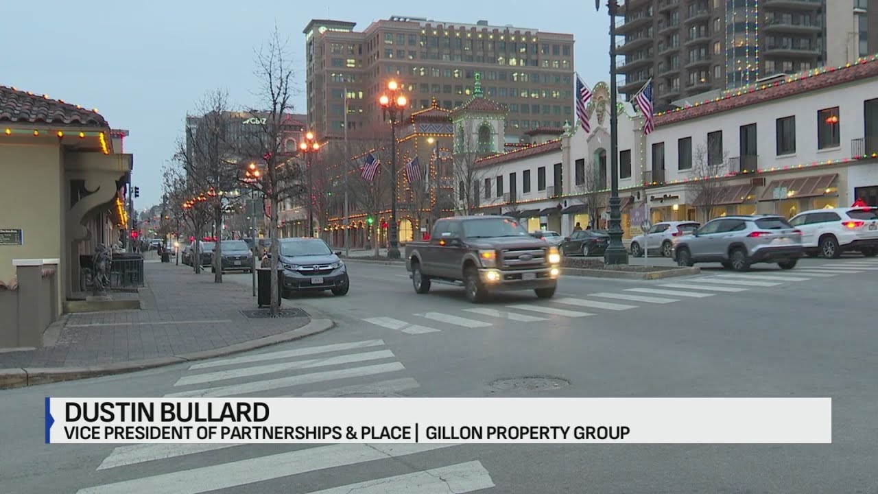 Kansas City commission advances plan to privatize Country Club Plaza sidewalks