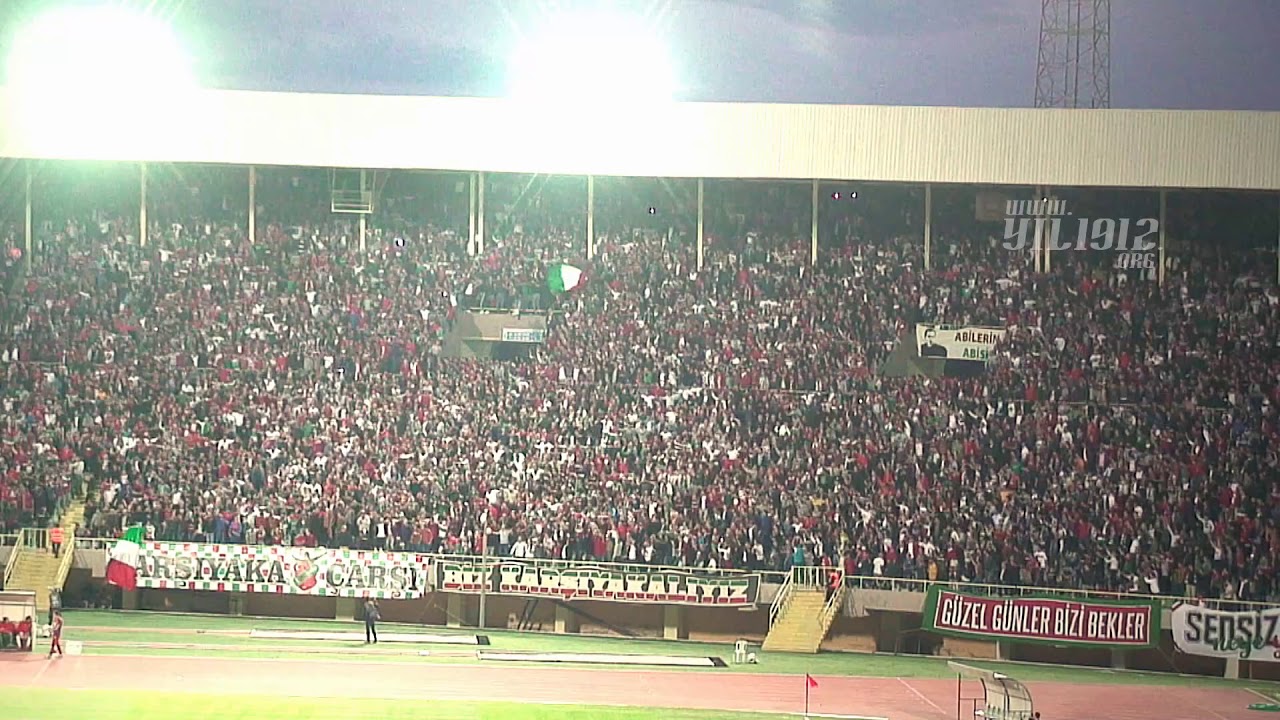 KARŞIYAKA -  VAN BBŞK MAÇI OMUZ OMUZA