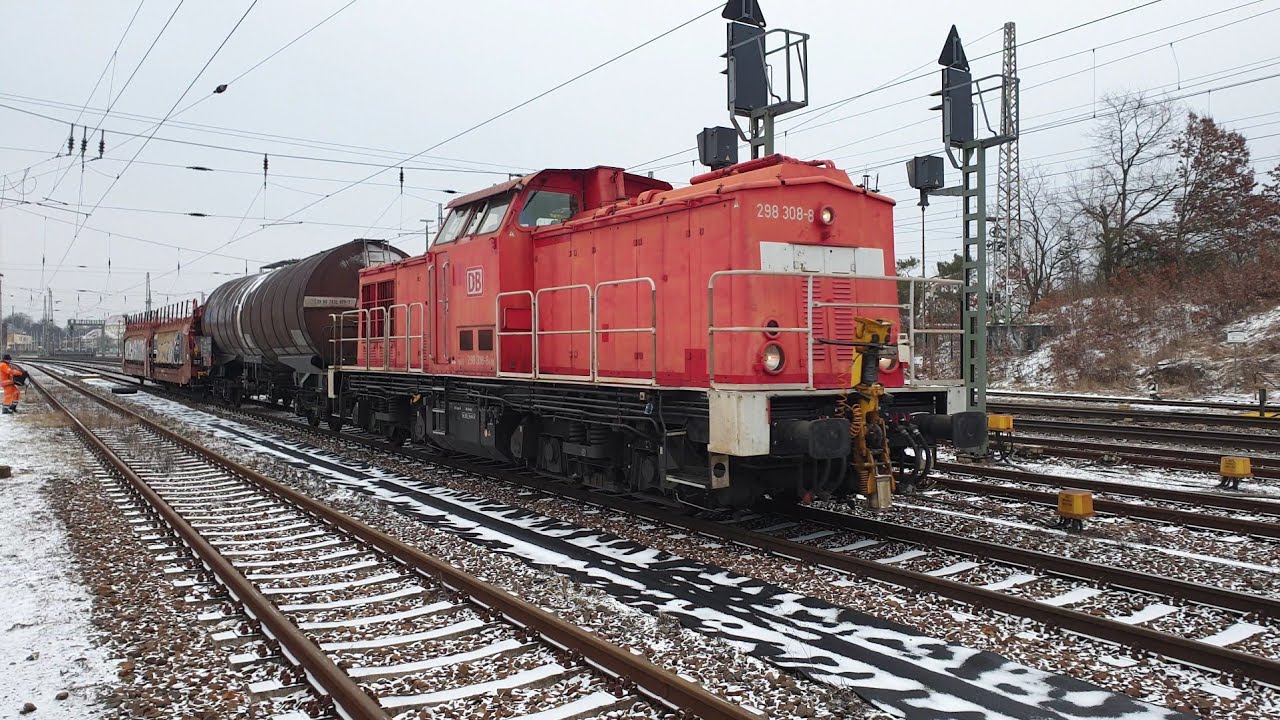 D-DB 298 308-8 mit EZK 53083 (WE - BNO) bei der Abfahrt im Bahnhof Eberswalde Hbf