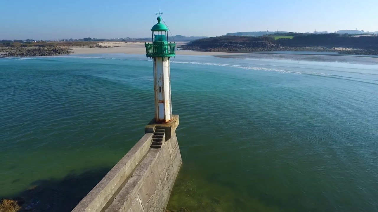 Sibiril :  Le phare  du port de Moguériec a été restauré !