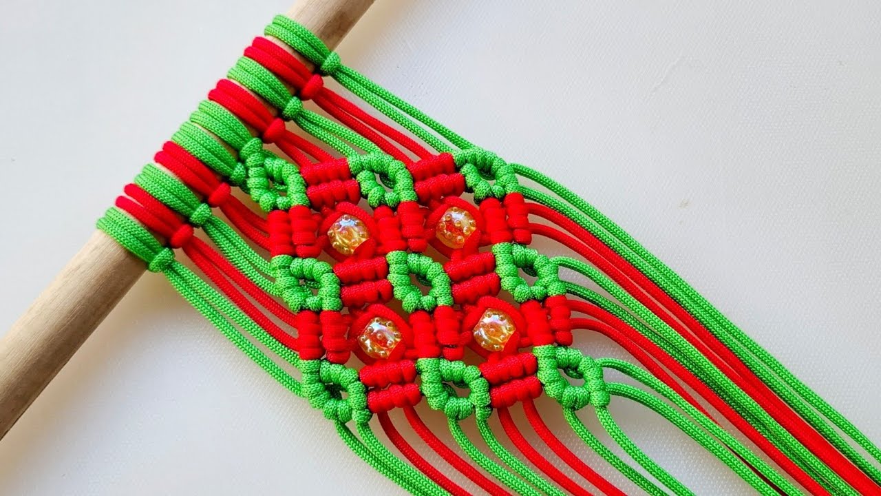 DIY Macrame Tutorial - Intermediate Pattern Using Double Half Hitch Knot and Square knots!