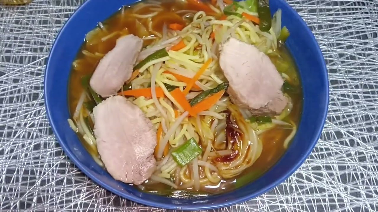 じいちゃん晩ごはん、もやしあんかけラーメン、スープだけじいちゃん入れました