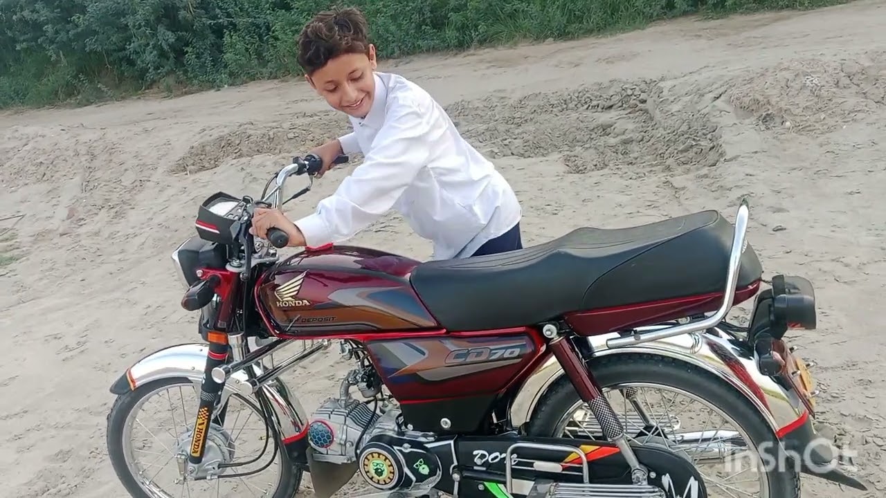 Ma ne motor bike aj chalayi 😍😍