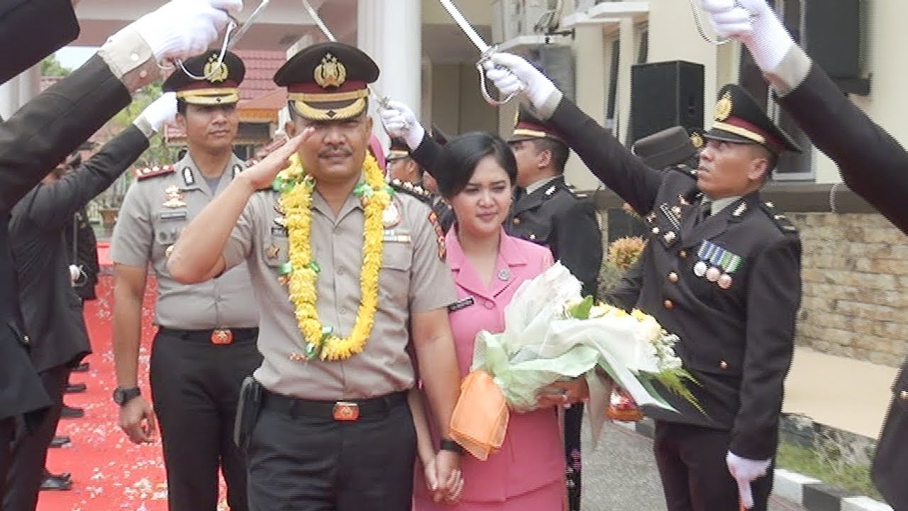 Prosesi Pedang Pora AKBP Restika P Nainggolan  ( Mantan Kapolres Dumai)