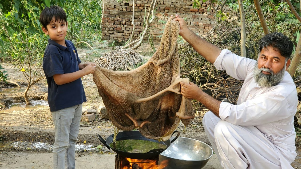 How To Clean And Cook Cow Intestine | Ojri Recipe | Boti Ka Salan | Chakna Recipe | Mubarak Ali